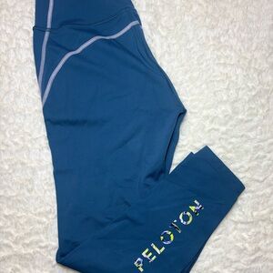 Peloton Blue Women’s cropped Leggings